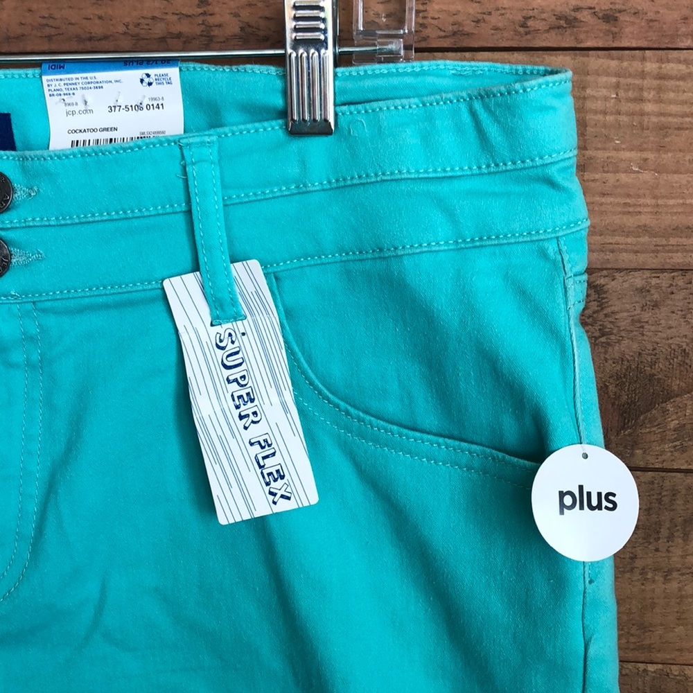 Arizona Jean Co. Midi Shorts Size 20 1/2 plus - Picture 3 of 10